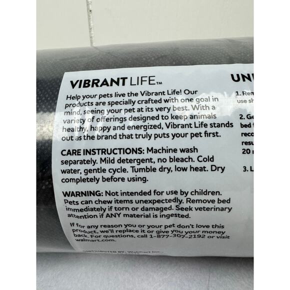 Vibrant Life Round Cuddler Small Dog / Cat Bed Black and White Plaid 19"x6", NIB - Picture 6 of 7
